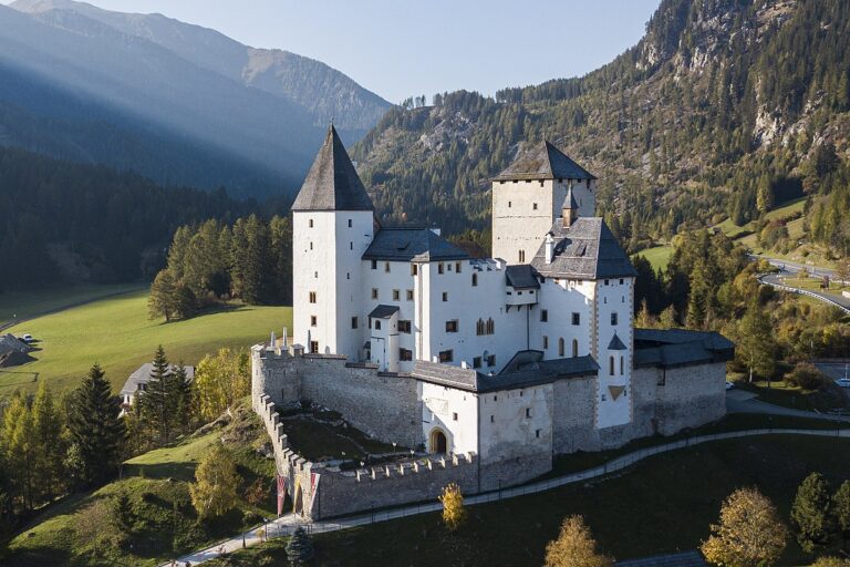 Mauterndorf burg