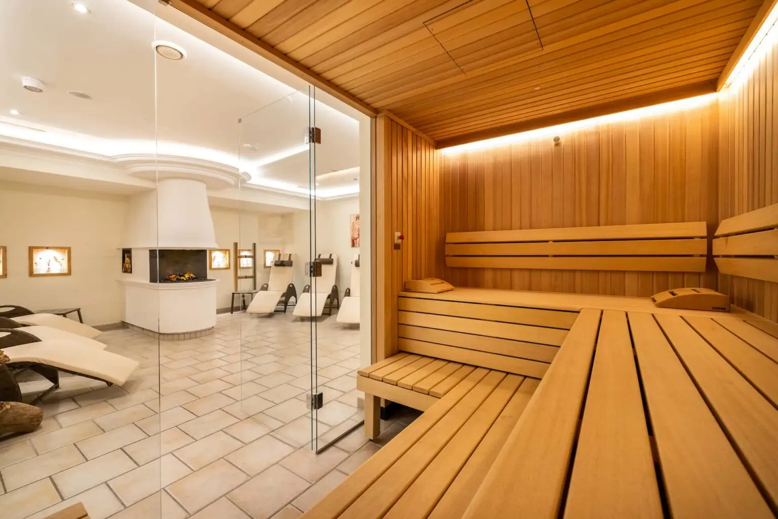wastlwirt-wellness-poollandschaft-9